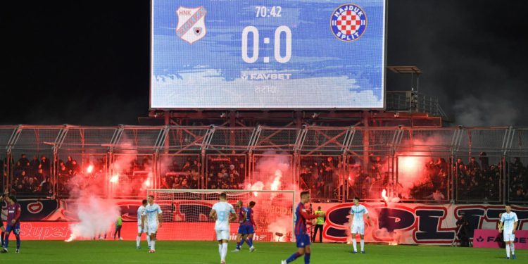 Sportske novosti – Splićane čeka ‘grotlo’ Rujevice, paklena atmosfera je zagarantirana. Rasprodane sve ulaznice za Jadranski derbi
