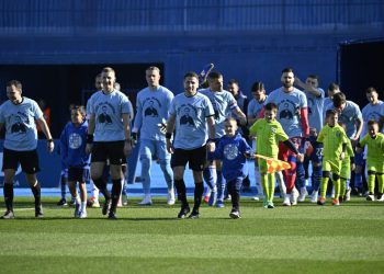 Sportske novosti – Teško bolesna legenda ujedinila Dinamo i Hajduk: ‘Bori se s terapijama i svime što bolest nosi. Uz njega smo’