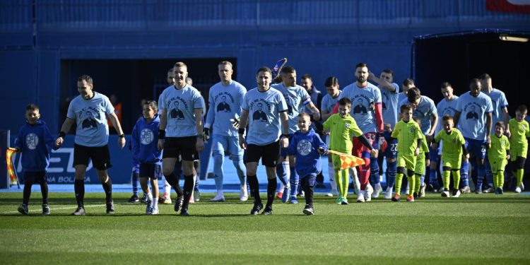 Sportske novosti – Teško bolesna legenda ujedinila Dinamo i Hajduk: ‘Bori se s terapijama i svime što bolest nosi. Uz njega smo’