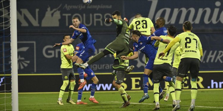 Sportske novosti – UŽIVO: Mišić u prvih 11 Dinama, povratnik i u obrani Modrih. Evo što je Cannavaro spremio Slavenu