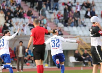 Sportske novosti – UŽIVO/VIDEO: Hajduk se mučio pa povećao prednost, nesretni Banić zatresao vlastitu mrežu