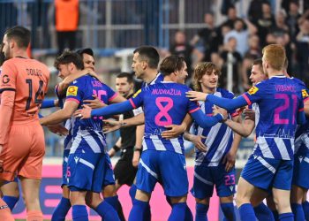 Sportske novosti – UŽIVO/VIDEO: Osijek prima udarac za udarcem. Prvo mu je poništen gol, potom ga je primio, pa ostao s igračem manje