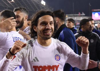 Sportske novosti – VIDEO: Krovinović ovo nije napravio barem 11 godina. Pogledajte kako je spasio Hajduk na Maksimiru