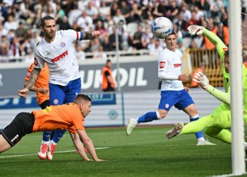 Sportske novosti – VIDEO: Livaja i tribine Poljuda u nevjerici, pogledajte čudesnu obranu, ali i situaciju s penalom za Bijele