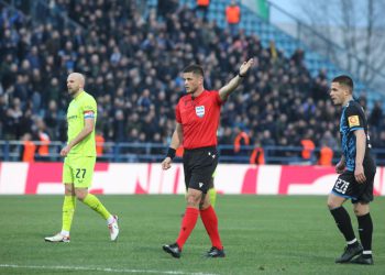 Sportske novosti – VIDEO: Netko u Varaždinu ‘stao na kabel’: Domaći krenuli u napad, a onda je svima na stadionu pao mrak na oči