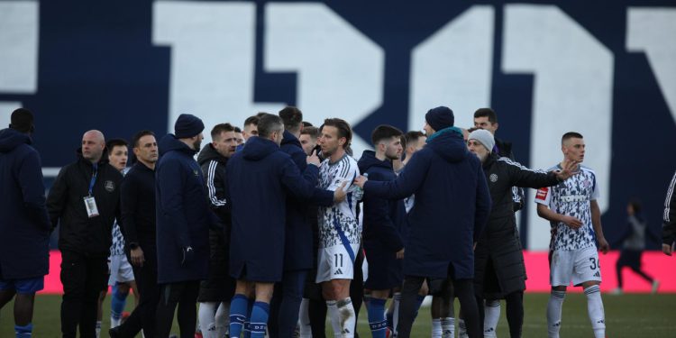 Sportske novosti – VIDEO: Procurila snimka sukoba Livaje i Kulenovića na putu prema svlačionici, suigrači ih morali razdvajati