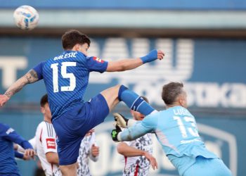 Sportske novosti – VIDEO: Stravičan start Galešića. Branič Dinama kopačkom nokautirao Lučića u glavu, VAR morao reagirati