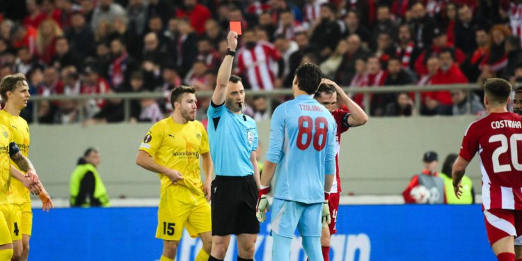 Sportske novosti – VIDEO: Vratar Olympiacosa Dinamov je krvnik! Pogledajte potez koji je Modre ostavio bez izravnog plasmana u LP