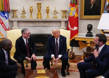 Starmerove ambicije za Trumpovom trgovinskom sporazumom upravo su naišle na veliki problem – JD Vance