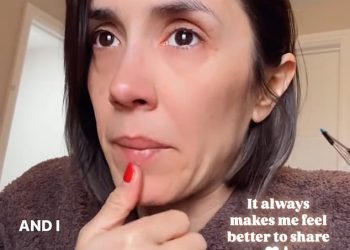 Strogo je Janette Manrara briše suze dok dijeli emocionalno ažuriranje svoje obitelji uoči Chicago Tour