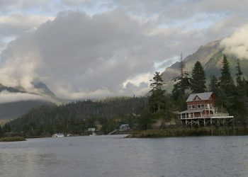 Sva tri putnika pronašla su živu nakon što je mali avion nestao preko Aljaske