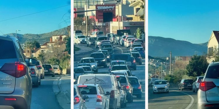 Svi hoće na Poljud! Ogromna gužva na svim prometnicama u Splitu i okolici. Kolona je kilometarska