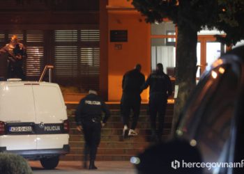 TUŽITELJSTVO O NAPADU U MOSTARU Kvalifikacija djela je ‘teška tjelesna ozljeda’, a za jednim počiniteljem se još traga