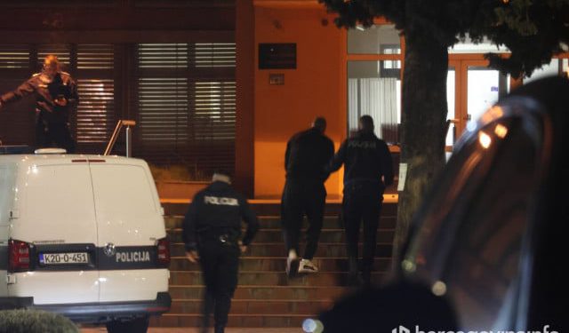 TUŽITELJSTVO O NAPADU U MOSTARU Kvalifikacija djela je ‘teška tjelesna ozljeda’, a za jednim počiniteljem se još traga