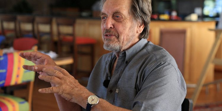 Tata Elona Muska izgovara prijateljstvo milijardera s njegovim ‘crnim slugama’ kao dijete