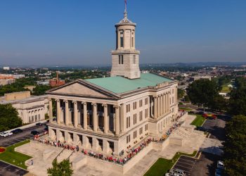 Tennessee zakonodavci žele da škole podučavaju ‘slijed uspjeha’ – diplomirani, vjenčaju se, imaju djecu