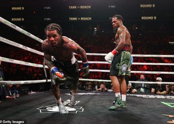 Terence Crawford vodi krikove ‘pljačke’ dok Gervonta Davis spašava nevjerojatna greška u sucu
