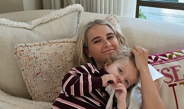 Tommy Fury dijeli srdačni Majčin dan počast Molly -Mae Haagu s prvom fotografijom na njegovim društvenim medijima od njihovog razdvajanja – nakon pomirenja Dubai Trip