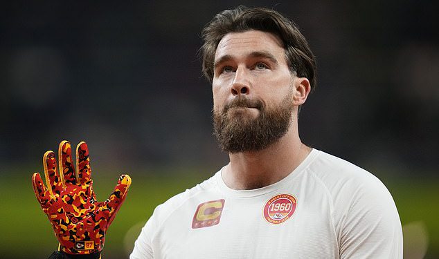 Travis Kelce nagovještava da bi mogao igrati nakon sljedeće sezone nakon što se odluči ne povući