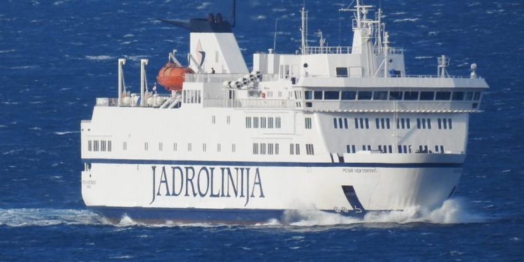 Trudnica nije rodila na brodu, ali je sretno stigla do Splita