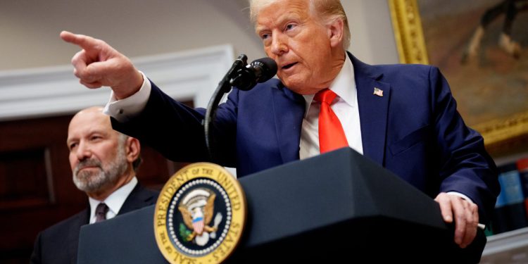 Trump News Live: SAD prognoza za ulazak u recesiju nakon što Trump sruši tržišta s tarifama na Kanadu, Kinu i Meksiko