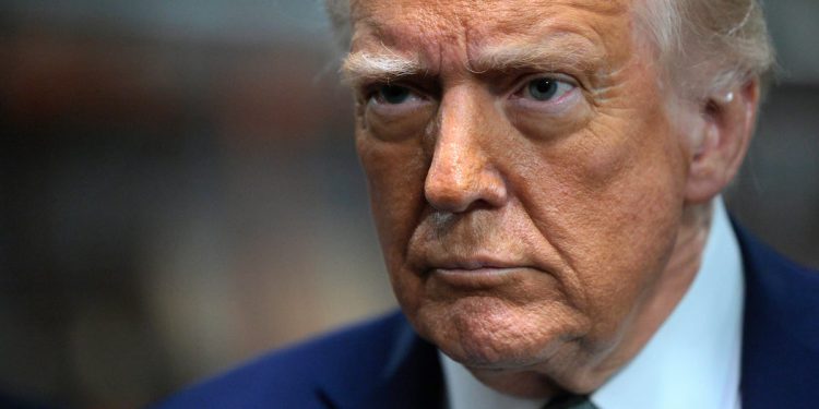 Trump Yanks sigurnosna odobrenja neprijatelja Hillary Clinton, Kamala Harris, obitelj Biden