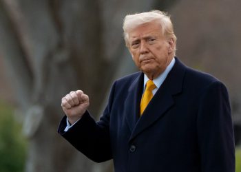 Trump je obećao da će prvog dana srušiti cijene jaja. Sada dijeli članke koji govore ljudima da “umuknu” o tome