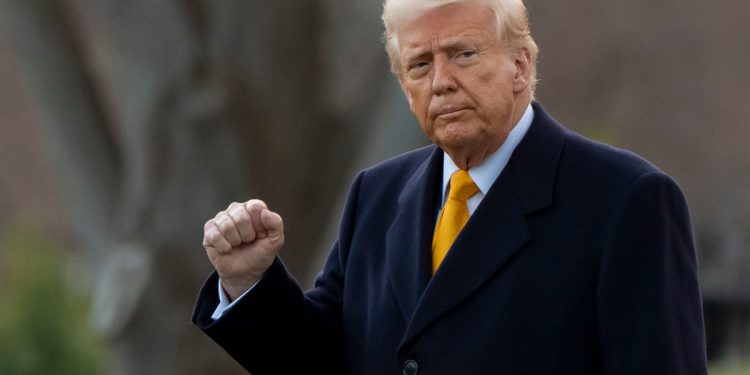 Trump je obećao da će prvog dana srušiti cijene jaja. Sada dijeli članke koji govore ljudima da “umuknu” o tome
