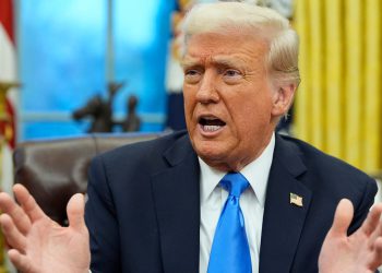 Trump je trebao riješiti Kongres u sedmom tjednu unazad u Ovalnom uredu