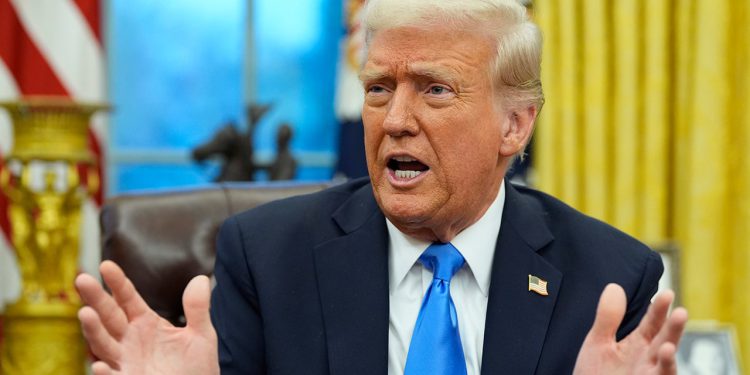 Trump je trebao riješiti Kongres u sedmom tjednu unazad u Ovalnom uredu