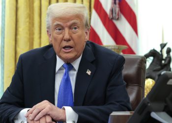 Trump kaže da ozbiljno govori o Kanadi – RT World News