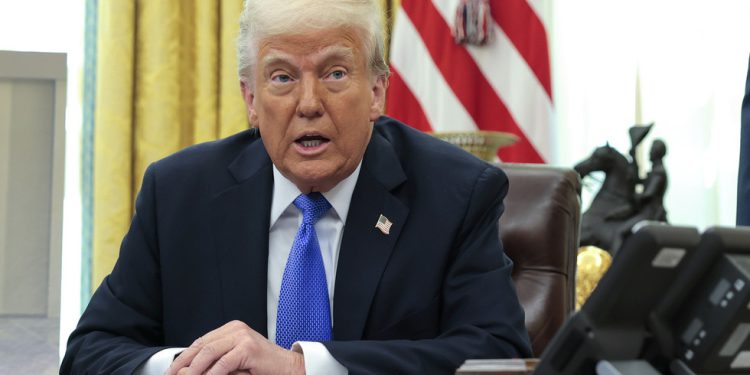 Trump kaže da ozbiljno govori o Kanadi – RT World News