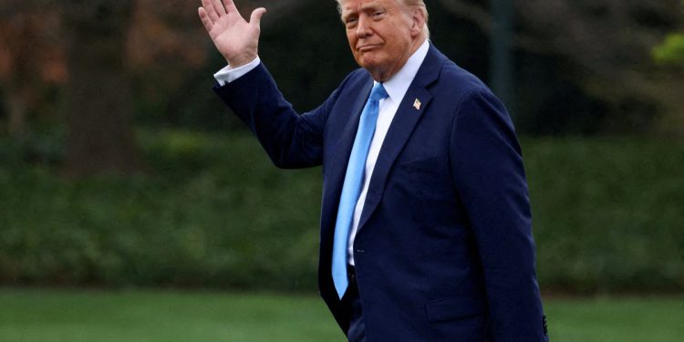Trump kaže da se ‘ne šali’ o služenju trećem mandatu kao predsjedniku – i predlaže jedan način na koji misli da bi to mogao učiniti