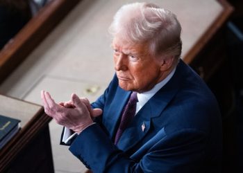 Trump poziva na ‘riješiti se’ nuklearnog oružja – RT World News