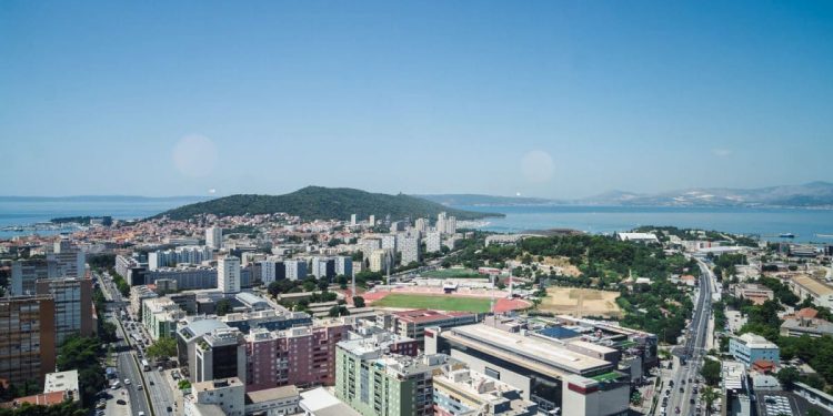 U Splitu se otvara izložba učeničkih radova “Mama, bit će nešto od mene”