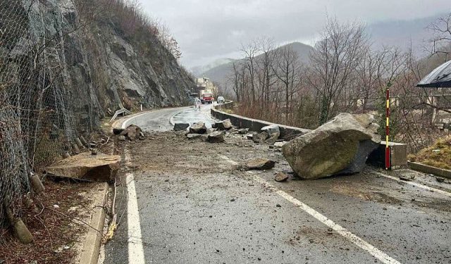 UPOZORENJE VOZAČIMA Opasnost od odrona na više dionica u BiH