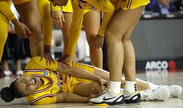USC zvijezda Juju Watkins odnio je sud nakon ozljede horor ožujka ludila … s obzirom da je Jayden Daniels gledao