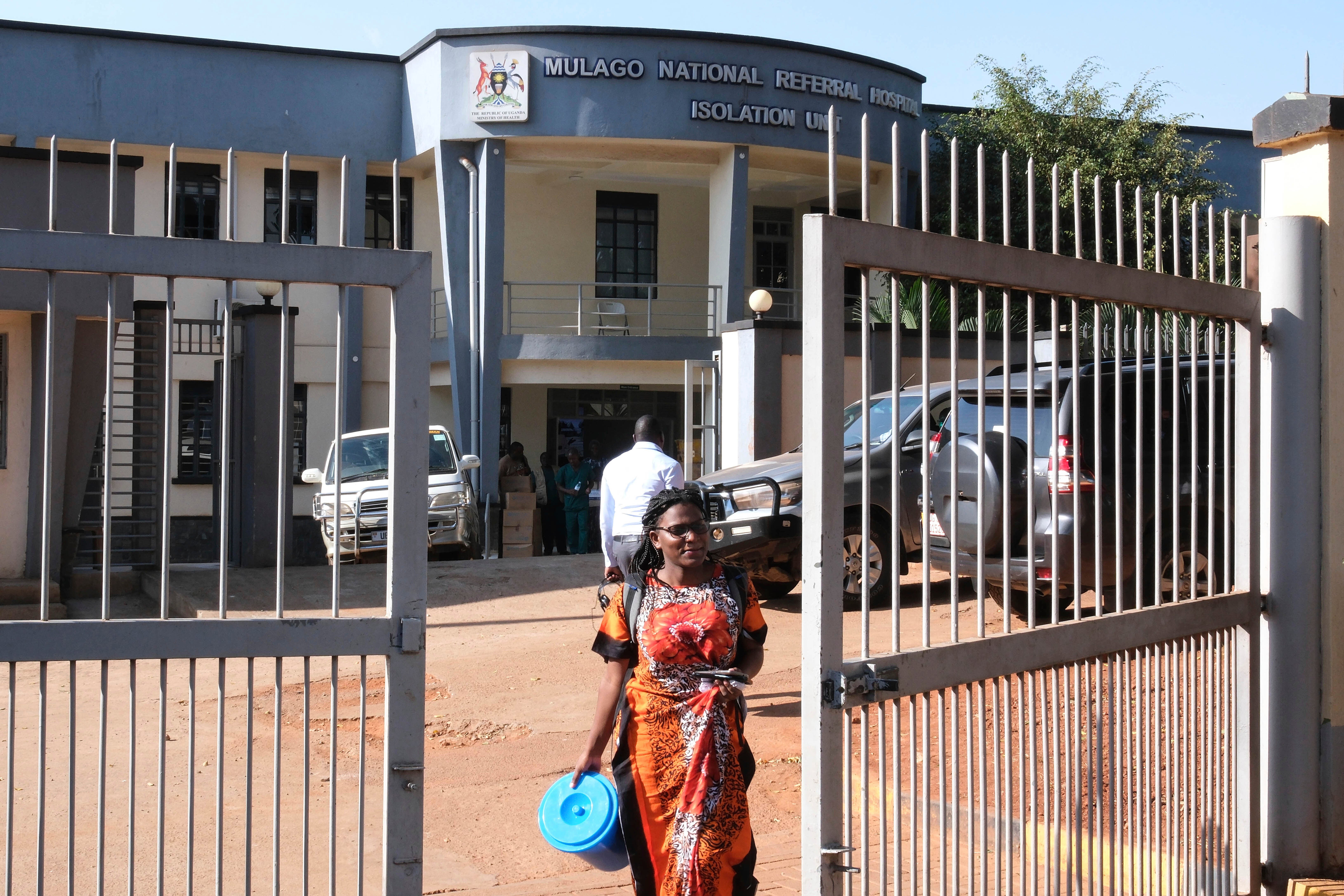 Rita Ninsiina, Ebola Survivor, napuštajući izolacijski centar u bolnici za preporuku Mulago u Kampali, Uganda
