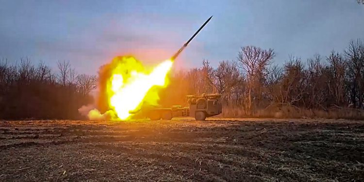 Ukrajine-Russia Rat Najnovije: Musk kaže da bi se Kyiv Frontline preklopio ako Starlink odsječe, izazivajući poljski backlash