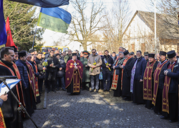 Ukrajinski nacionalisti obilježavaju nacistički suradnik (fotografije, video) – RT Rusija i bivši Sovjetski Savez
