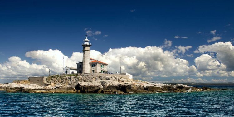 Umjerena do jaka bura diljem Jadrana