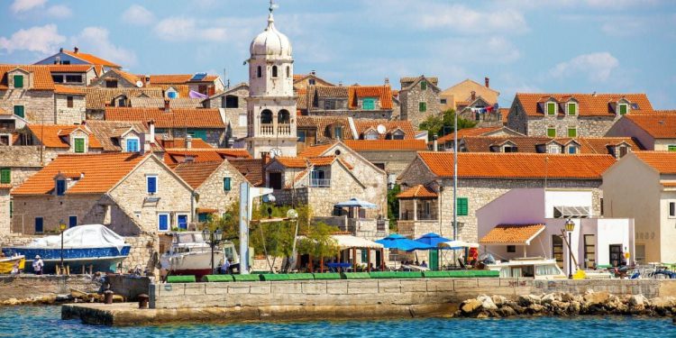 Uručeno 5,73 milijuna eura za razvojne projekte na Čiovu, Krku i Prviću