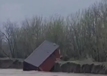 VIDEO Bujica odnijela vikendicu u Odžaku