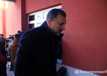 VIDEO Konaković priznao da vlasti u Sarajevu nemaju snage uhititi Dodika, no kako se obruč oko njega steže