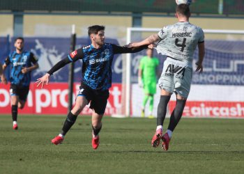 VIDEO: Pogledajte smiješno simuliranje i jednu od najkraćih VAR provjera u povijesti SHNL-a