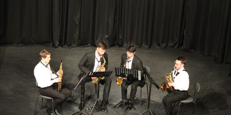 VIŠKA KULTURNA ZIMA Kvartet saksofona Jovial oduševio publiku za vikend, a nastavak programa koji okuplja više od 100 volontera, slijedi u jesen