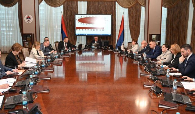 VLADA REPUBLIKE SRPSKE Donesen pravilnik o prelasku osoba iz državnih u institucije RS