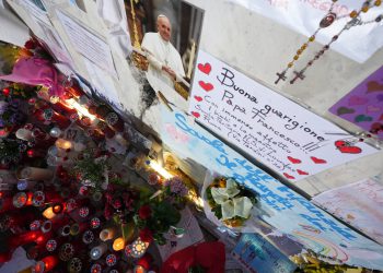 Vatikan otkriva kako je papa Franjo proveo slobodno vrijeme u bolnici u najnovijem ažuriranju zdravlja