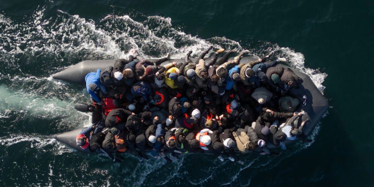 Velika Britanija bi mogla poslati migrante na Balkan – The Times – RT World News