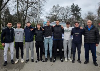 Veslači VK "Krka" na natjecanju u Zagrebu